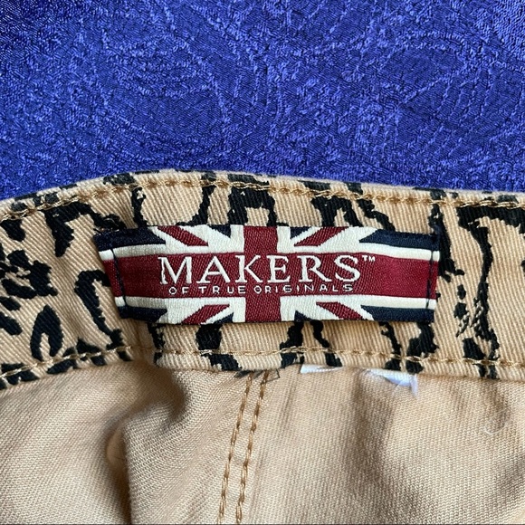 Makers True Originals | Leopard high waisted jeans - Picture 5 of 8